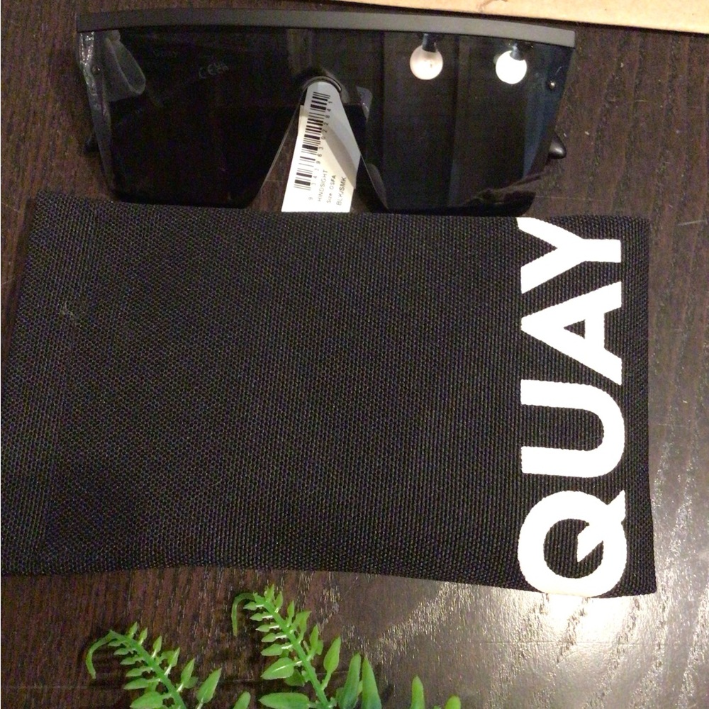 NEW !Quay  Hindsight sunnies